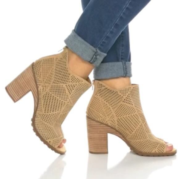 NWT Lucky Brand black nubuck Vacob open toe perforated bootie, 7.5 - Picture 2 of 14